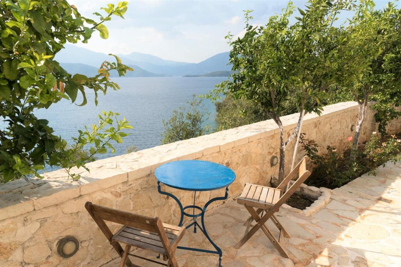 Meganisi Blue Apartment Spartokhorion Exterior photo
